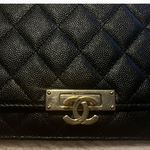 Classic Chanel wallet on chain - Picture 2 of 5